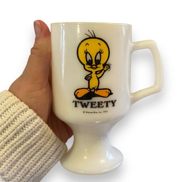 Vintage 1975 White Tweety Bird Mariott Great American Milk Glass Pedestal Mug - Picture 12 of 12